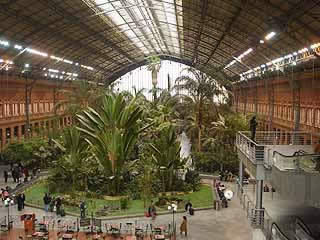  إسبانيا:  مدريد:  
 
 Atocha railway station